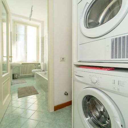 Appartamento Esclusivo Fronte Lago, In Centro A Como Con Garage Exteriör bild