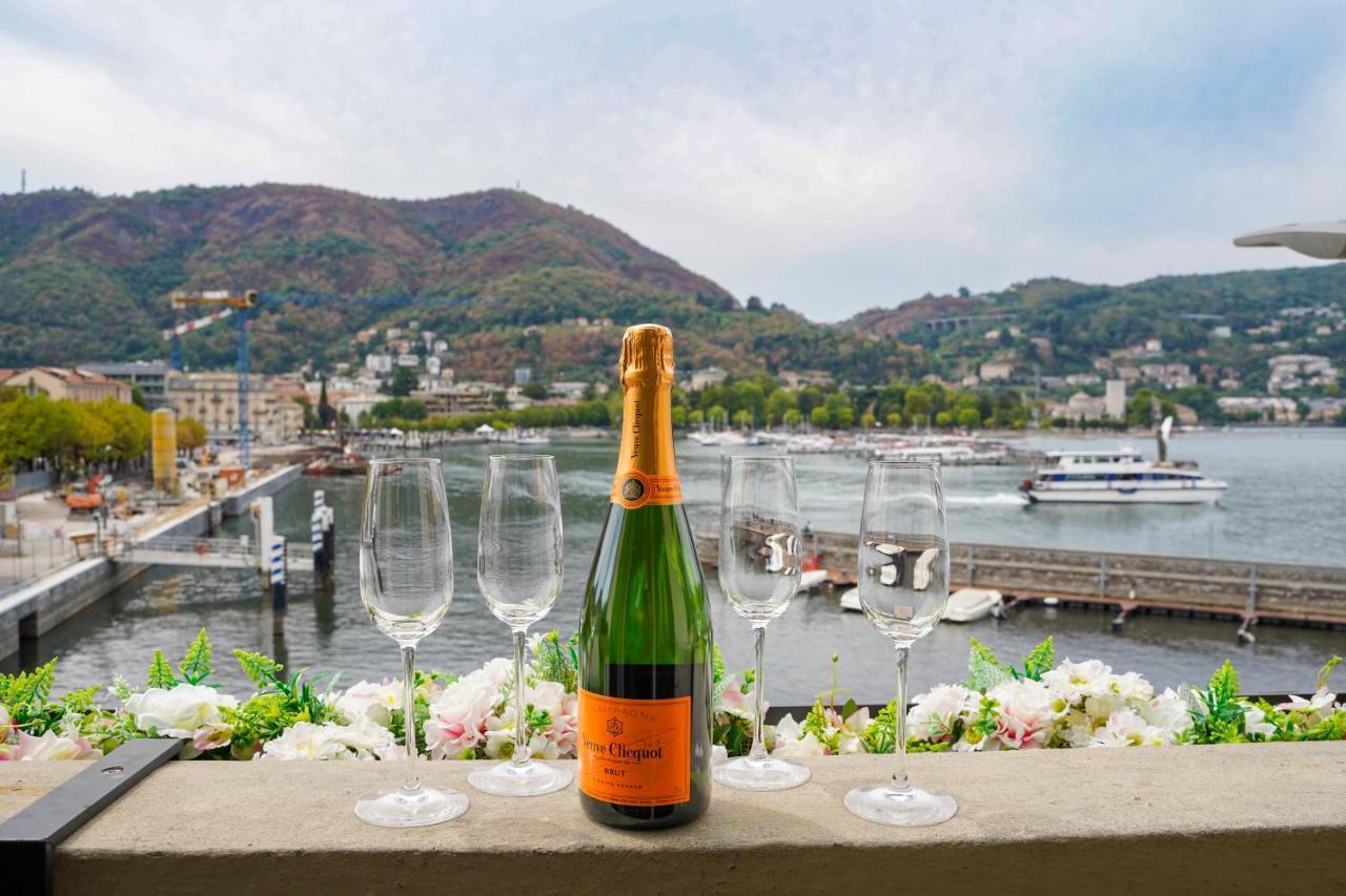 Appartamento Esclusivo Fronte Lago, In Centro A Como Con Garage Exteriör bild