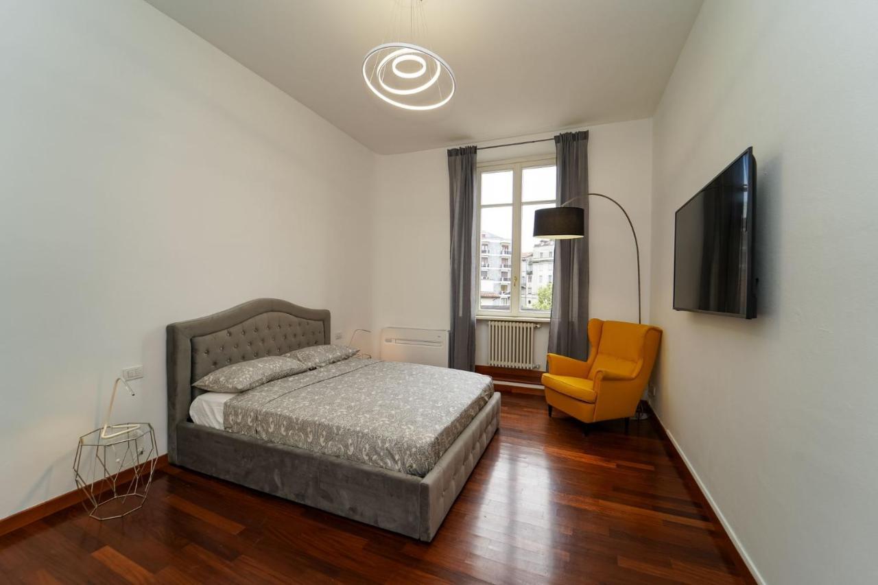 Appartamento Esclusivo Fronte Lago, In Centro A Como Con Garage Exteriör bild