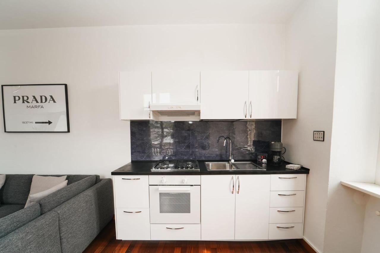 Appartamento Esclusivo Fronte Lago, In Centro A Como Con Garage Exteriör bild
